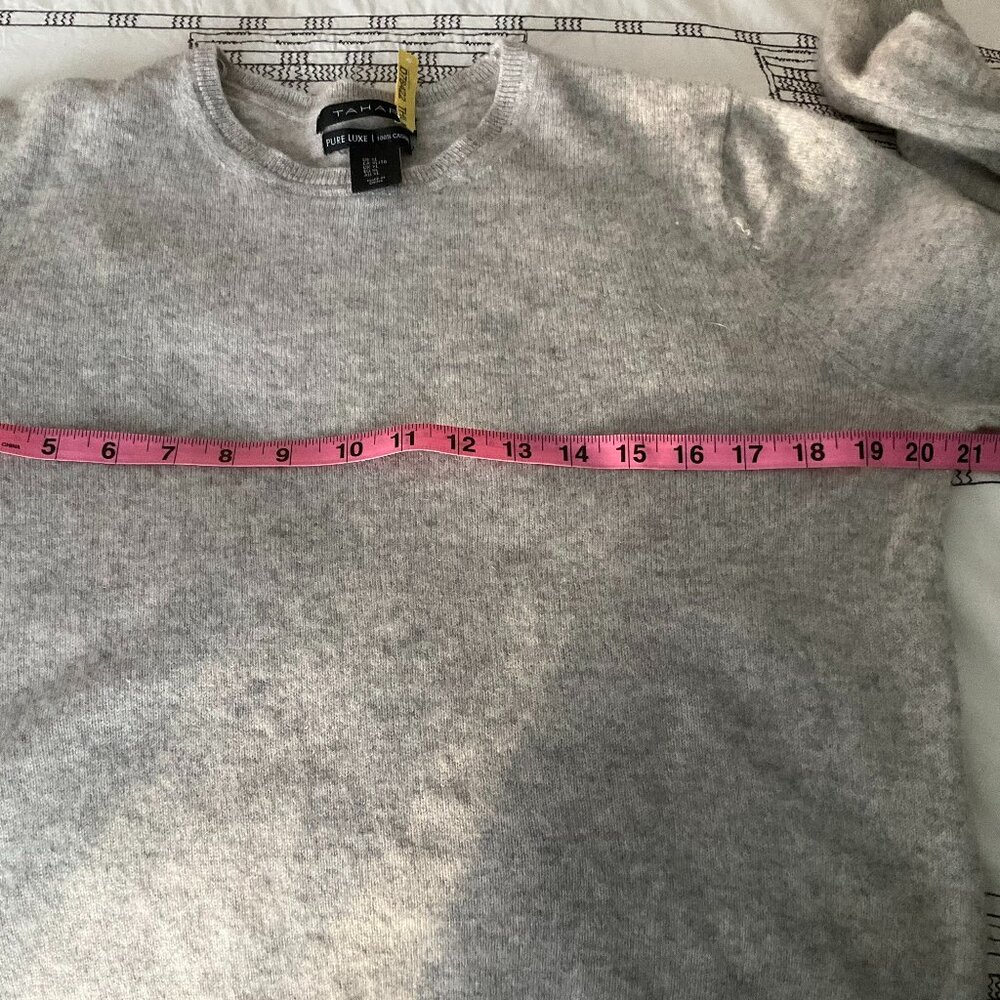 100% grey cashmere sweater Tahari Pure Luxe - Picture 5 of 6